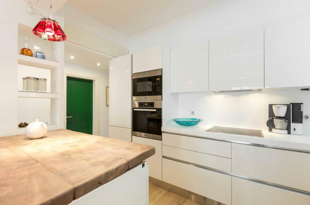 Stylish 3-Bedroom Apartment & Terrace テッサロニキ エクステリア 写真