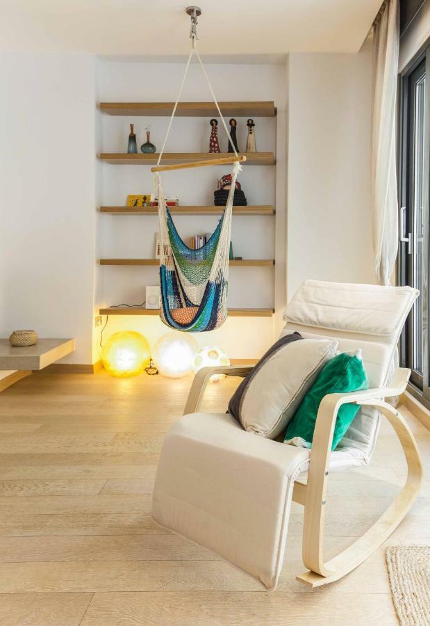 Stylish 3-Bedroom Apartment & Terrace テッサロニキ エクステリア 写真