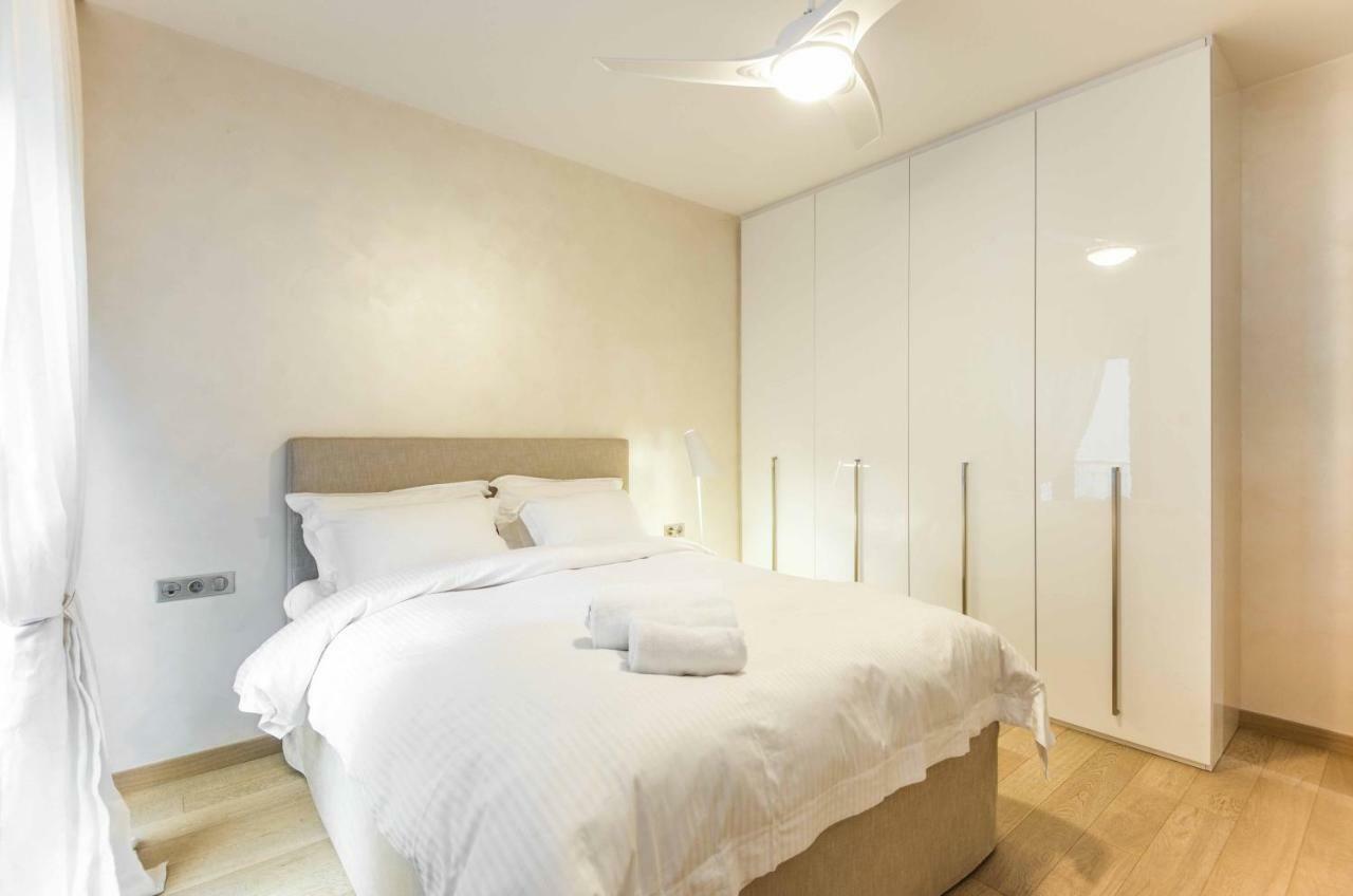 Stylish 3-Bedroom Apartment & Terrace テッサロニキ エクステリア 写真